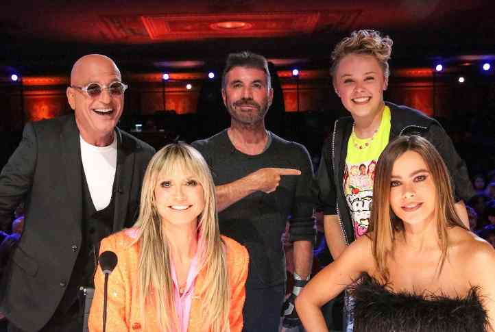JoJo Siwa with the judges and hosts of the ''America's Got Talent''