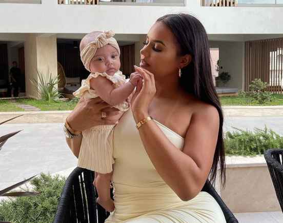 Lateysha Grace with her daughter