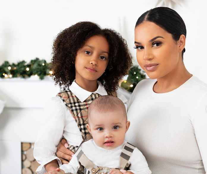 Lateysha Grace with her daughters