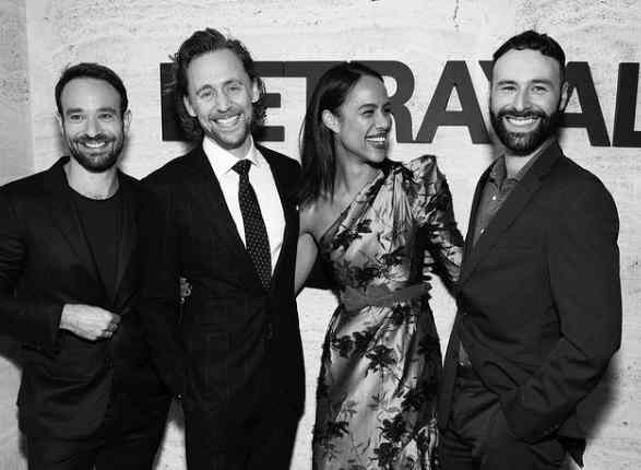 Tom Hiddleston with other actors