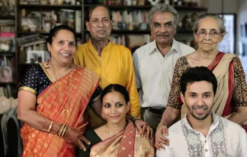 Abhay Mahajan with his family members