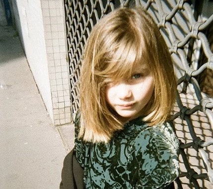 Hanaé Cloarec-Bailly Age, Height, Net Worth, Family, Boyfriend, Emily in Paris, Biography, Wiki