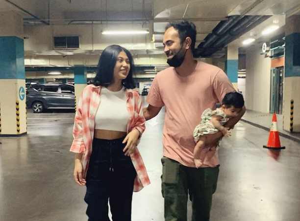 Marthino Lio with his wife and kid