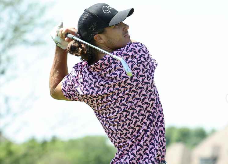 Micah Morris playing golf