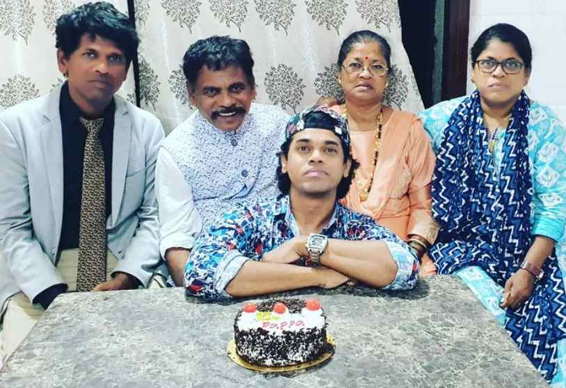 Siddhartha Jadhav with his family members