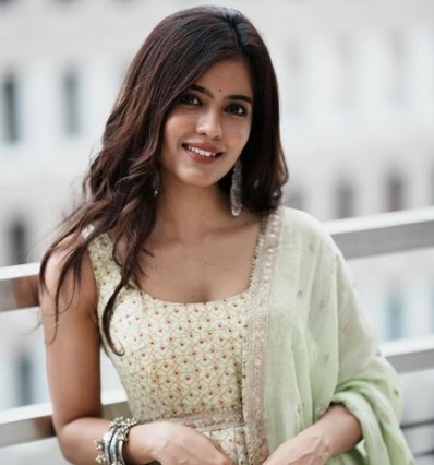 Amritha Aiyer is wearing traditional outfits 