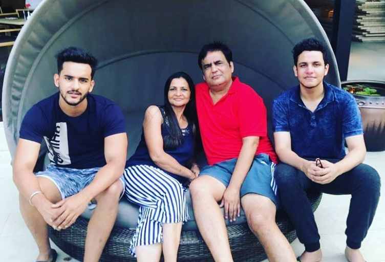 Dimple Malhan with her husband Vinay Malhan and sons Triggered Insaan and Fukra Insaan