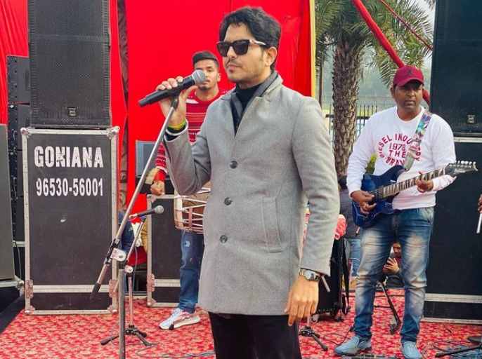 Jass Bajwa performed at an music event