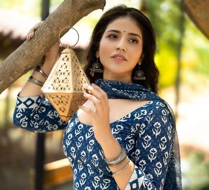 Priyanka Jawalkar looks beautiful in kurti 