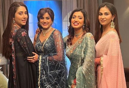 Ritu Chauhan with her co-stars