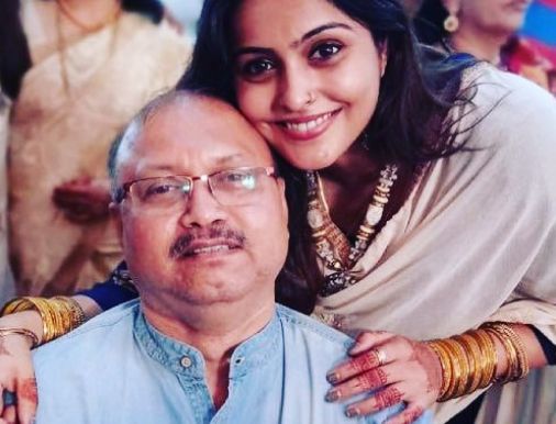 Surabhi Hande with her father