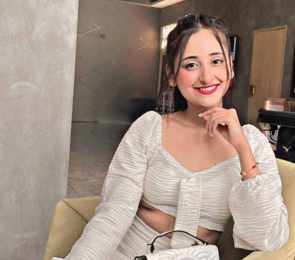 Swara Singh family parents siblings age height net worth boyfriend and partner 