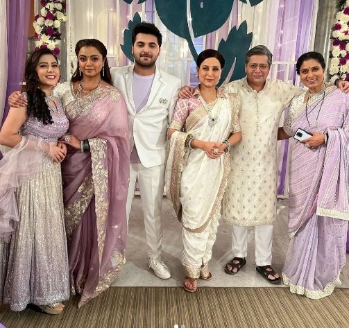 Bharati Patel with co-stars
