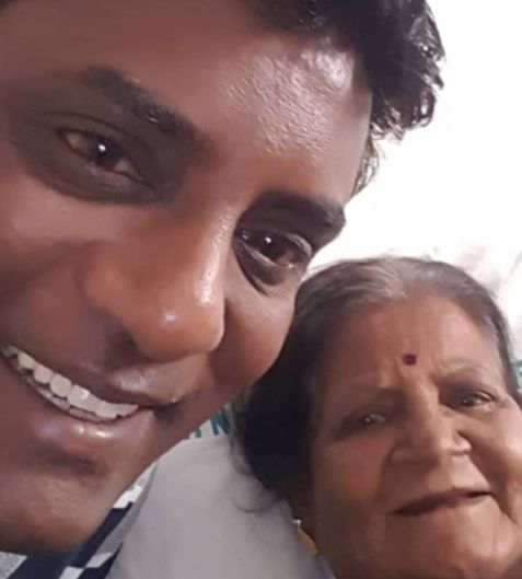 Tanuj Mahashabde with his mother