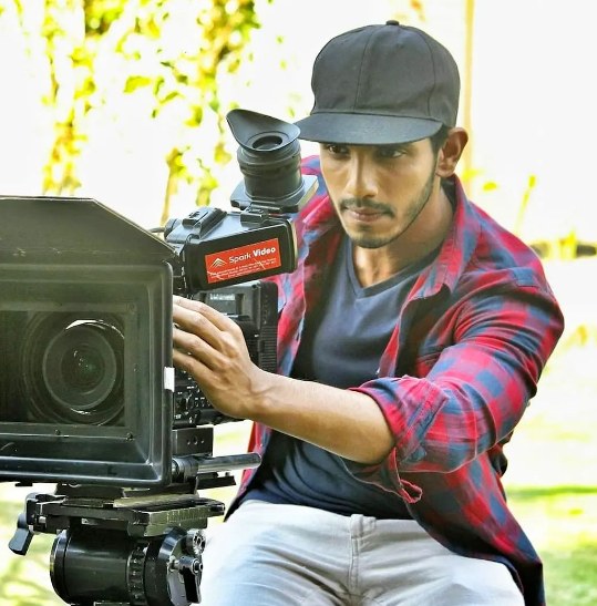 Kanwar Dhillon while shooting