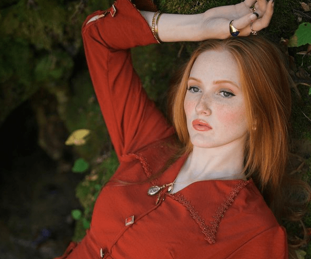 Abby Glover Instagram age height net worth movies tv shows family 
