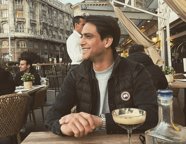 Luke Pasqualino instagram family parents siblings height net worth age movies 