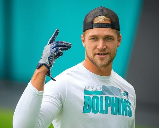 Mike-Gesicki age height weight