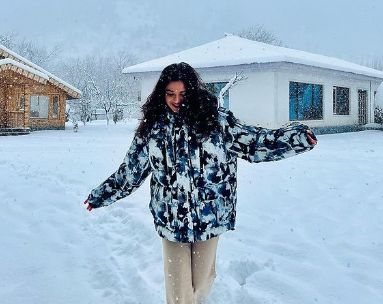 Shruti Sharma enjoying her holidays in Kashmir