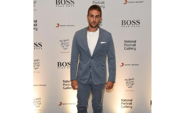 Tom Austen movies tv shows family parents siblings instagram height 