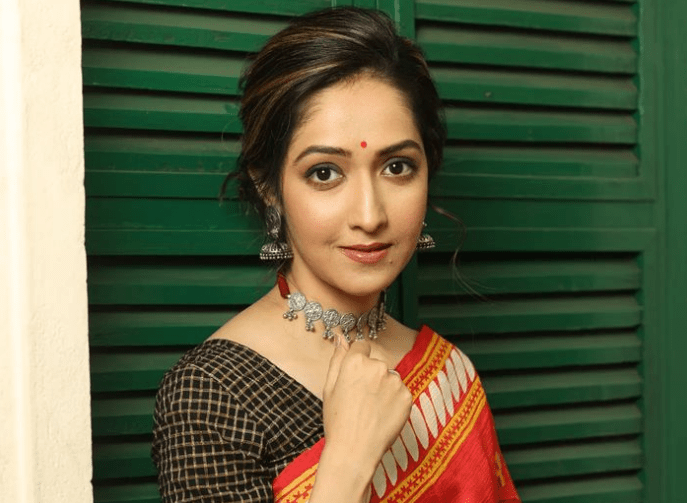 Amrita Chattopadhyay age height date of birth husband family