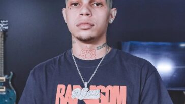 D. Savage Age, Heigth, Net Worth, Girlfriend, Family, Career, Wiki, Biography