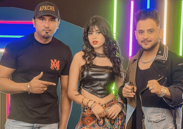 Riva Arora music videos family parents siblings age height net worth 