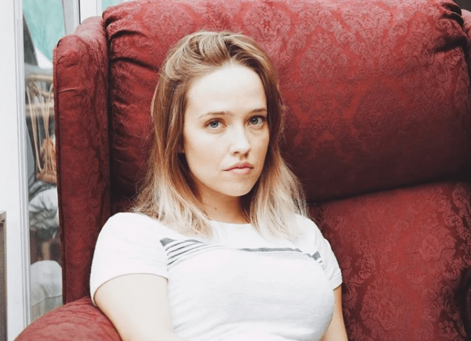 Siobhan Williams age height net worth movies tv shows family