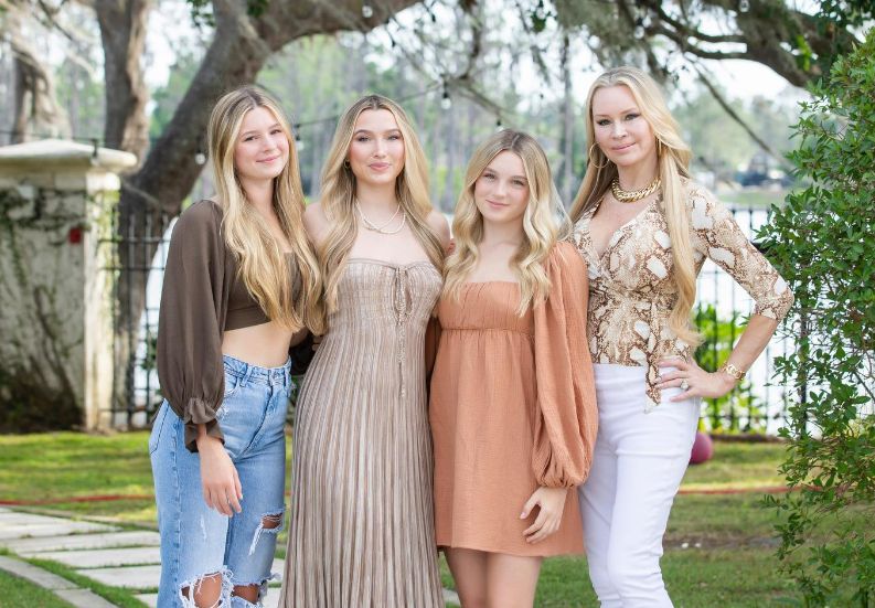 Jackie Siegel daughters family parents siblings Instagram age height net worth 