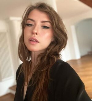 Eden Ivy - Age, Height, Weight, Net Worth, Onlyfans, Biography, Wiki