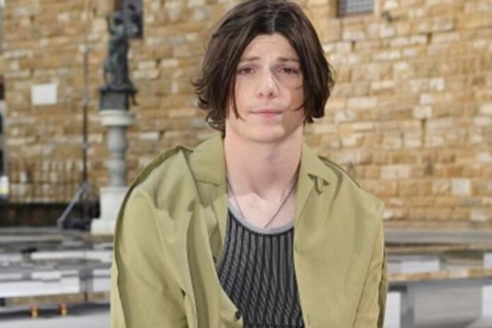 Jack Mulhern - Height, Net Worth, Age, Movies, TV Shows, Family, Girlfriend, Parents