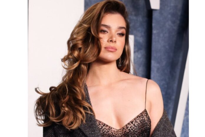 Hailee Steinfeld Bra Size