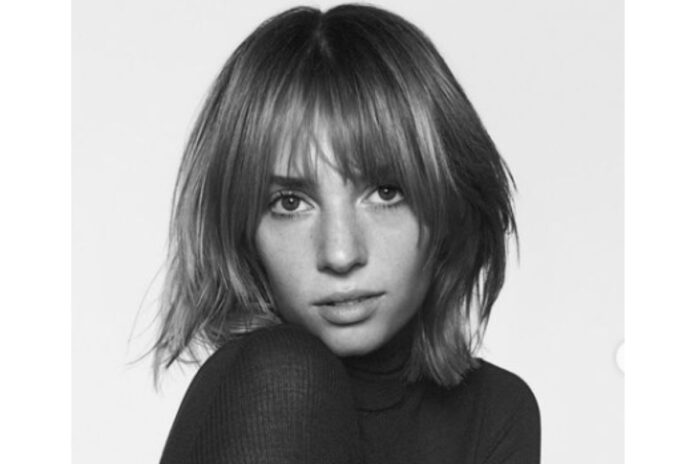 Maya Hawke Bra Size