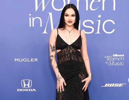 Maggie Lindemann body measurement height weight bra size family parents siblings 