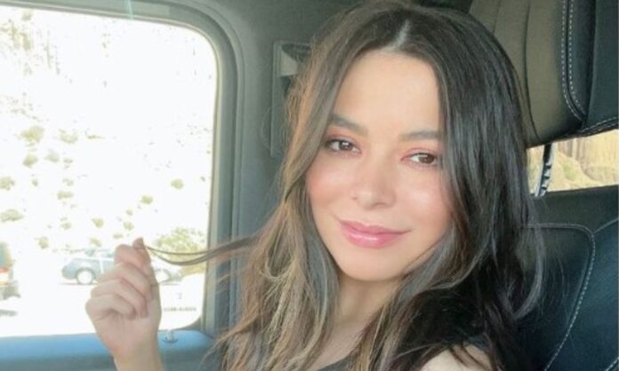 Miranda Cosgrove- Height, Weight, Body Measurement, Hair Color, Eye Color