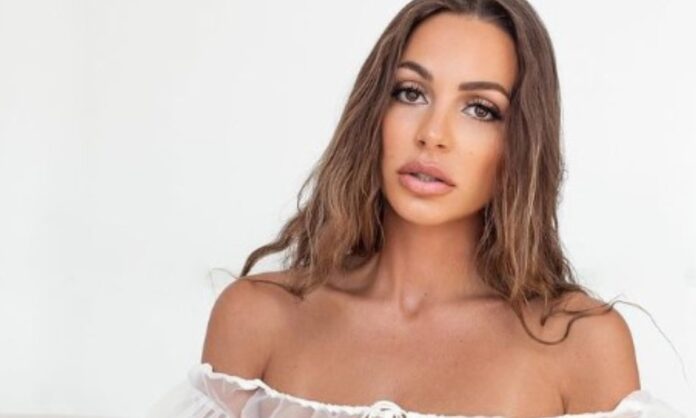 Abigail Mac- Height, Weight, Body Measurement, Hair Color, Eye Color