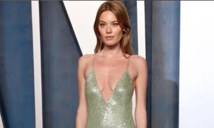 Camille Rowe- Height, Weight, Body Measurement, Hair, and Eye Color