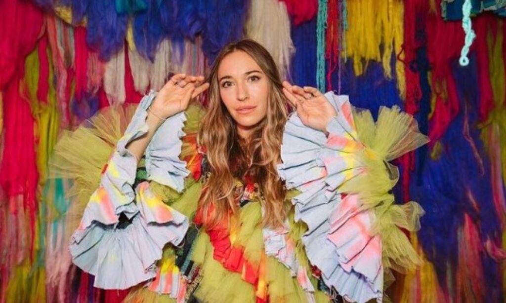 Lauren Daigle- Height, Weight, Body Measurement, Eye Color |StarkTimes