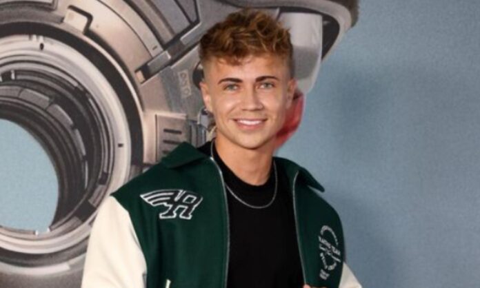 Dylan Page (TikTok Star)- Age, Height, Weight, Net Worth, Hair, and Eye Color