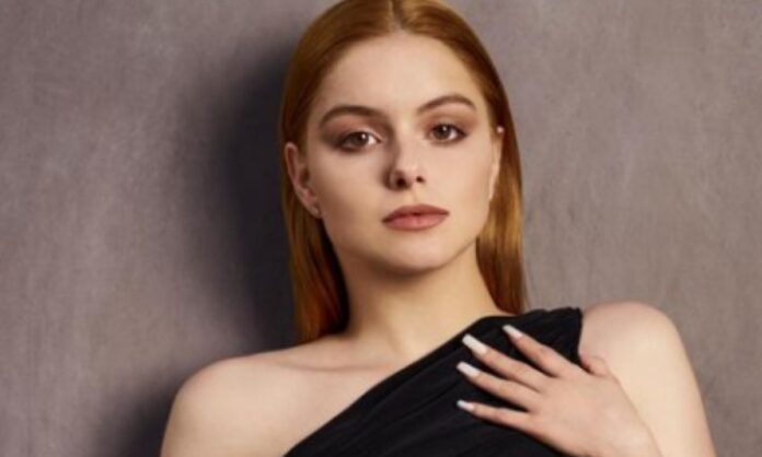 Ariel Winter- Height, Weight, Body Measurement, Hair, and Eye Color