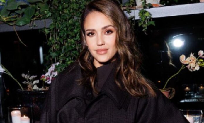 Jessica Alba- Height, Weight, Body Measurement, Hair, and Eye Color