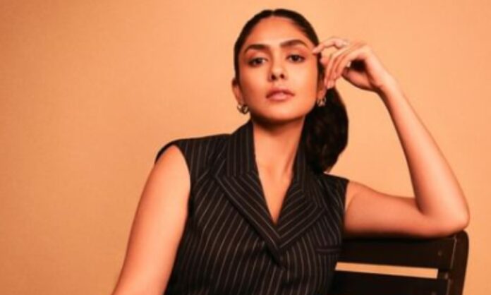 Mrunal Thakur- Height, Weight, Body Measurement, Hair, and Eye Color