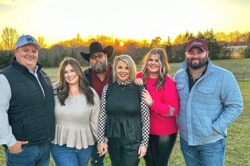 Koe Wetzel family parents siblings age height net worth weight wife kids girlfriend songs and albums 