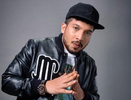 Naezy (Rapper) girlfriend partner age height net worth weight family parents and siblings 