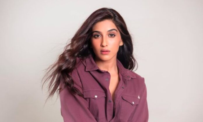 Nimrit Kaur Ahluwalia- Height, Weight, Age, Measurements, TV Shows, Hair, and Eye Color