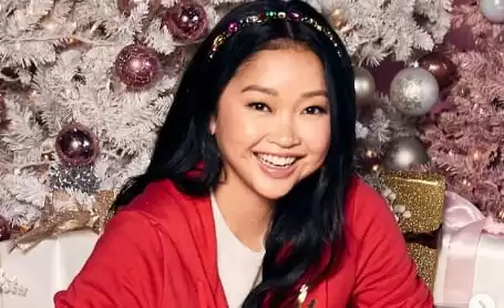 Boyfriend lana condor Who Is